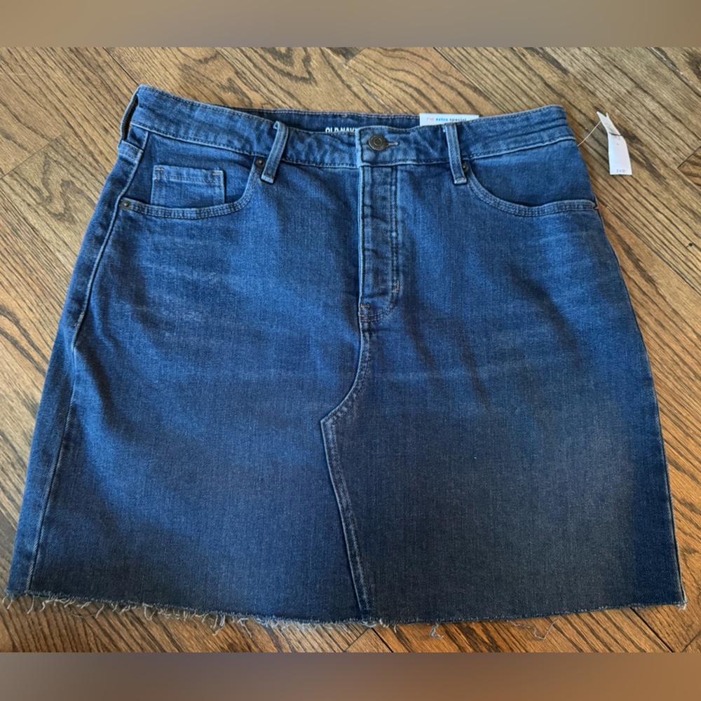 Old Navy High Rise Denim Skirt Size 10 Raw Hem Blue Jean Skirt NWT